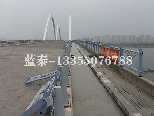 武汉南京路沂河大桥（轻砂泡沫混凝土设计强度5.0mpa）
